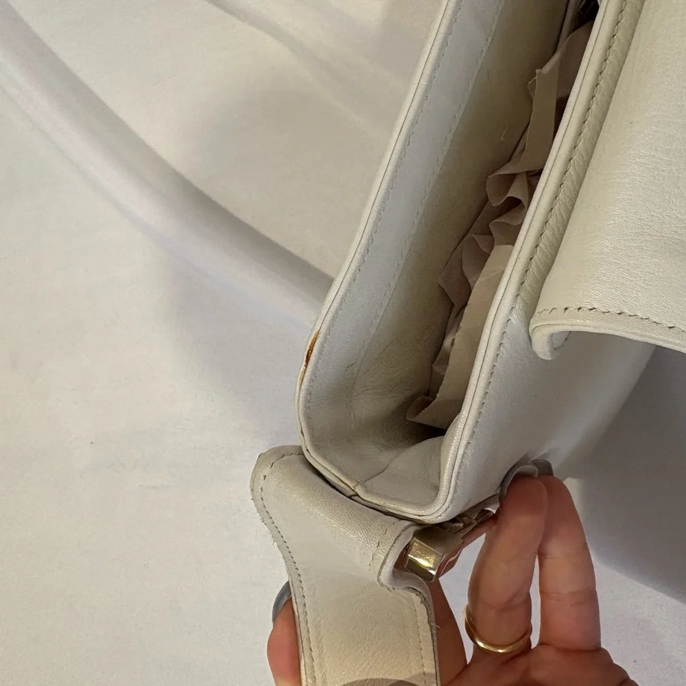 White Leather Gucci Shoulder Bag from 1973 - Picture 4 of 8
